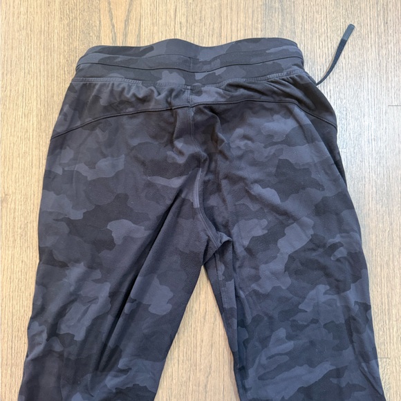 Lululemon Ready to Rulu Jogger-Size 4-Color: Heritage 365 Camo Deep Coal Multi - Picture 8 of 12